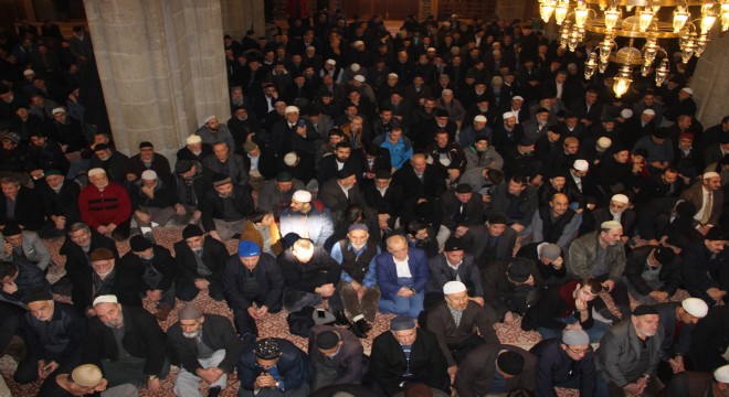 '1001 Hatim nur-ı arşı doldurdu'
