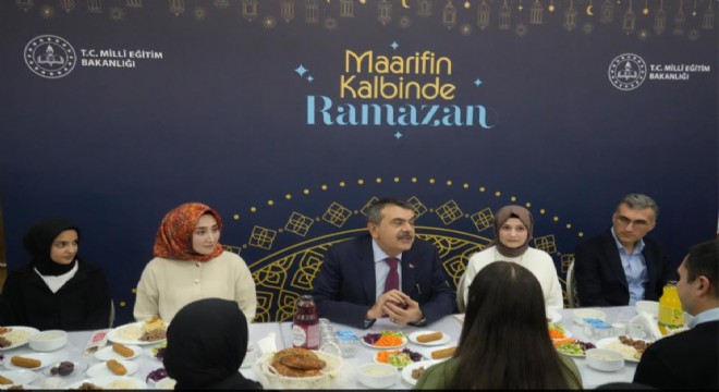 Bakan Tekin, Erzurum'da şehit aileleri ve gazilerle buluştu