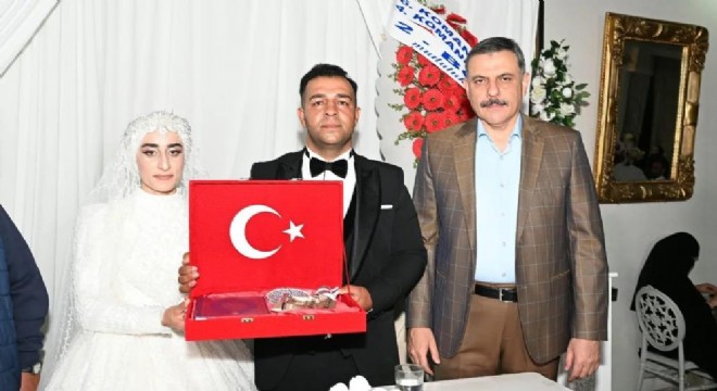 Çiftçi, Gazi Samet Kulaç'ın düğün törenine katıldı