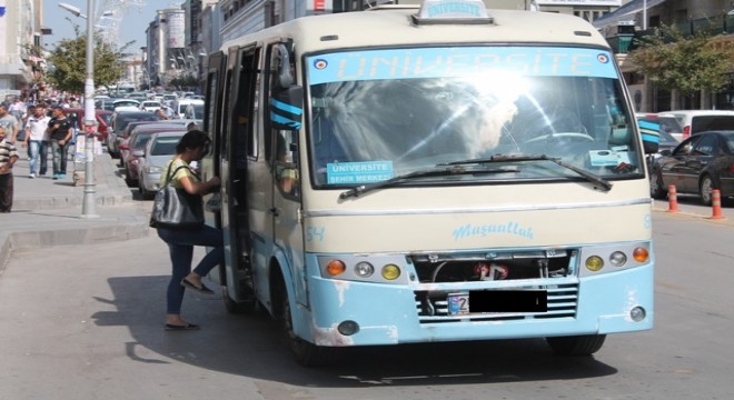 'Hem şikayet ediyorlar, hem de..'