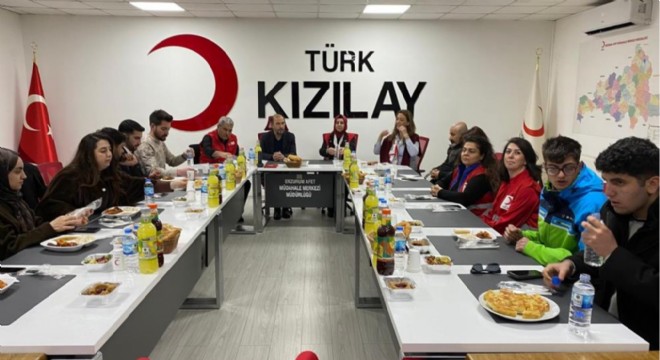 Kızılay'dan  'Anne Eli' iftar sofrası