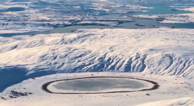 Polat Gölü tamamen dondu