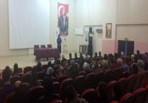 Eğitimci Zil, Yaşlı Sağlığı'nı anlattı