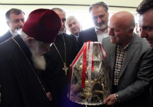 Sekmen'den Patrik 2. İlia'ya ziyaret 