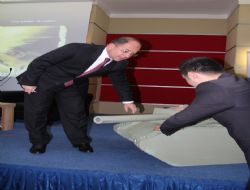 Akdağ'dan demokrasi dersi