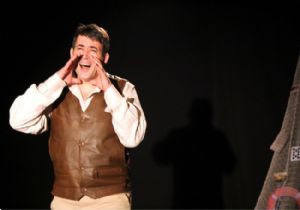 ‘Anlatılan Senin Hikayendir' Şinasi Sahnesinde