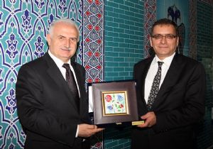 ‘ATAÜNİ mezunları bürokraside zirvede'