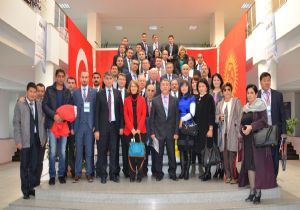 Manas'ta Türk Dünyası Vatandaşlığı Zirvesi