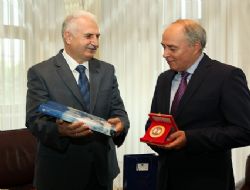 Talanov'dan ATAÜNİ'ye övgü