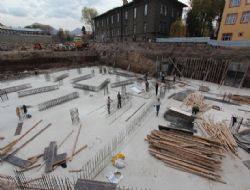 Bir otopark da Hastaneler Caddesi'ne