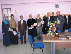 AK Kadınlardan eğitimcilere destek