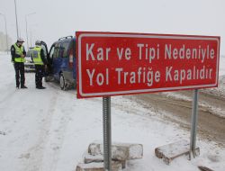 Kar ulaşımı kilitledi