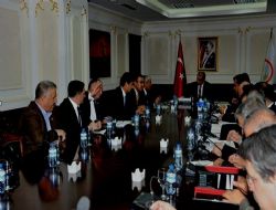 AKPartili Vekiller destek istedi