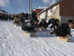 Eğitimciler öğrencileriyle yarıştı