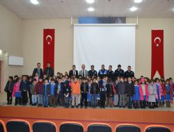 Polis demek, kahraman demek'