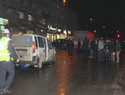 Hem çarptı, hem bıçakladılar