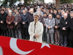 Canıgür gözyaşlarıyla uğurlandı