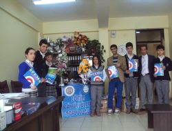 Eğitim Gönüllülerinden örnek yardım