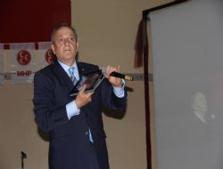 ‘Değerlerimize tutunmalıyız'