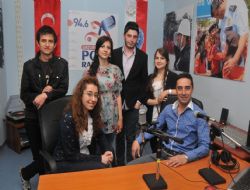Polis Radyosu mikrofonlarını öğrencilere açtı