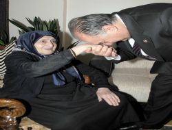 Yılmaz'dan Anneler Günü mesajı