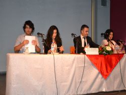 'Sayımız az, ama dev öğrencileriz'