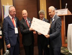 Özkan'a Yılın Bilim adamı ödülü