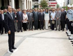 Altıparmak alkışlarla uğurlandı