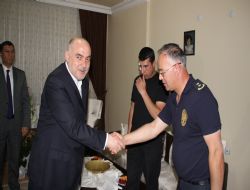 Akiller yaralı polisi ziyaret etti