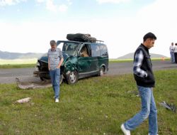 Kars yolunda kaza: 2 ölü
