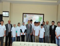 Altıparmak başarıyı ödüllendirdi