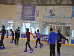 Yaz ortasında buz pateni yaptılar