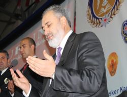 İlk dersi Altıparmak verdi