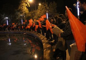 CHP'li gençler Atatürk'ü andı