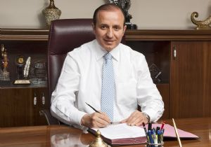 Küçükler hizmetlerini armağan etti