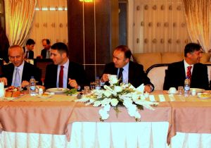 Altıparmak'tan basınla 2014 istişaresi