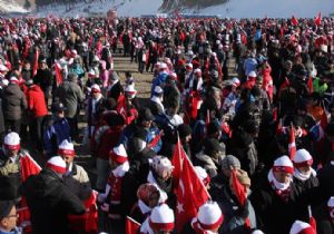 On binler şehitlikte buluştu