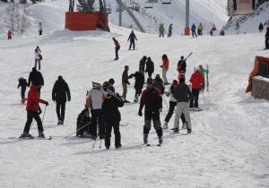 Palandöken'de ‘ücret' protestosu