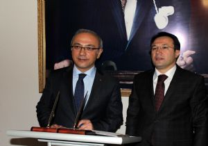 Bakan Elvan'dan Hızlı Tren açıklaması