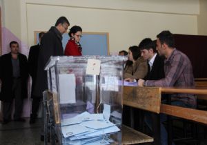 Aydın kızıyla birlikte oyunu kullandı