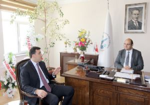 Orhan'dan istişare vurgusu