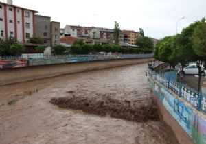 Oltu çayı yağmurla canlandı