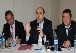 Orhan, esnafla  Ilıca Çarşı Projesi'ni paylaştı