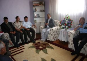 Ada şehit ailelerinin bayram coşkusunu paylaştı