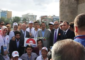 AK Parti'den ‘Yeni Türkiye Yolunda Demokrasi Sokağı' 