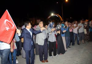 Oltu AK Parti'de halaylı kutlama