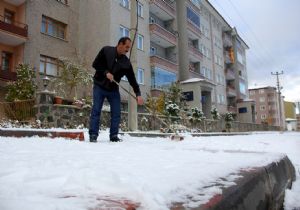 Erzurum'a ilk kar düştü