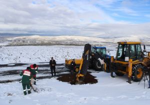 Büyükşehir mezarlıklarında kış hazırlığı
