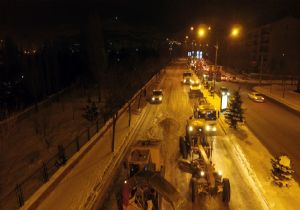 Büyükşehir kar timleri iş başında