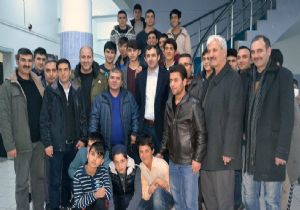 Süleymanoğlu gençlerin gönlünü fethetti